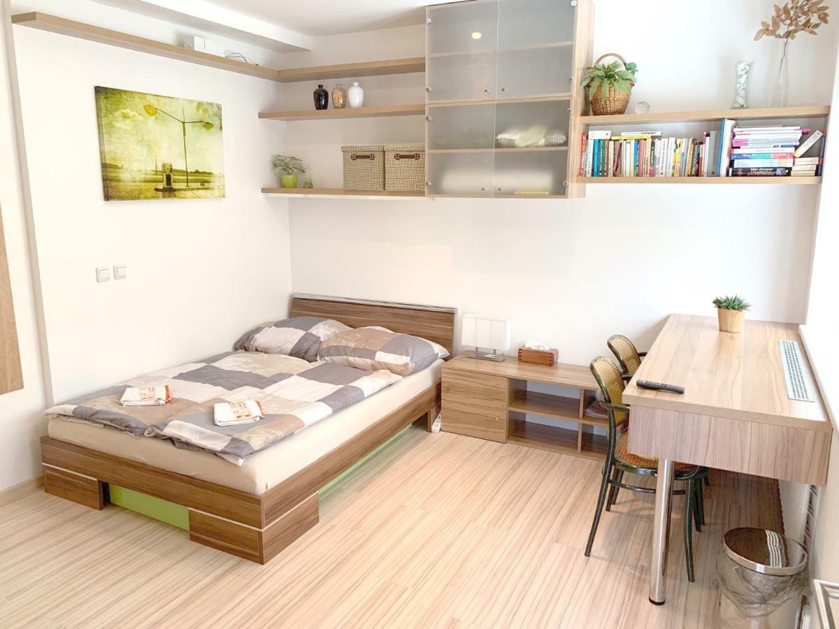 Krasny Apartman U Lesa, Trolejbus Do Centra A Bvv, Parkovani Zdarma 브르노 외부 사진